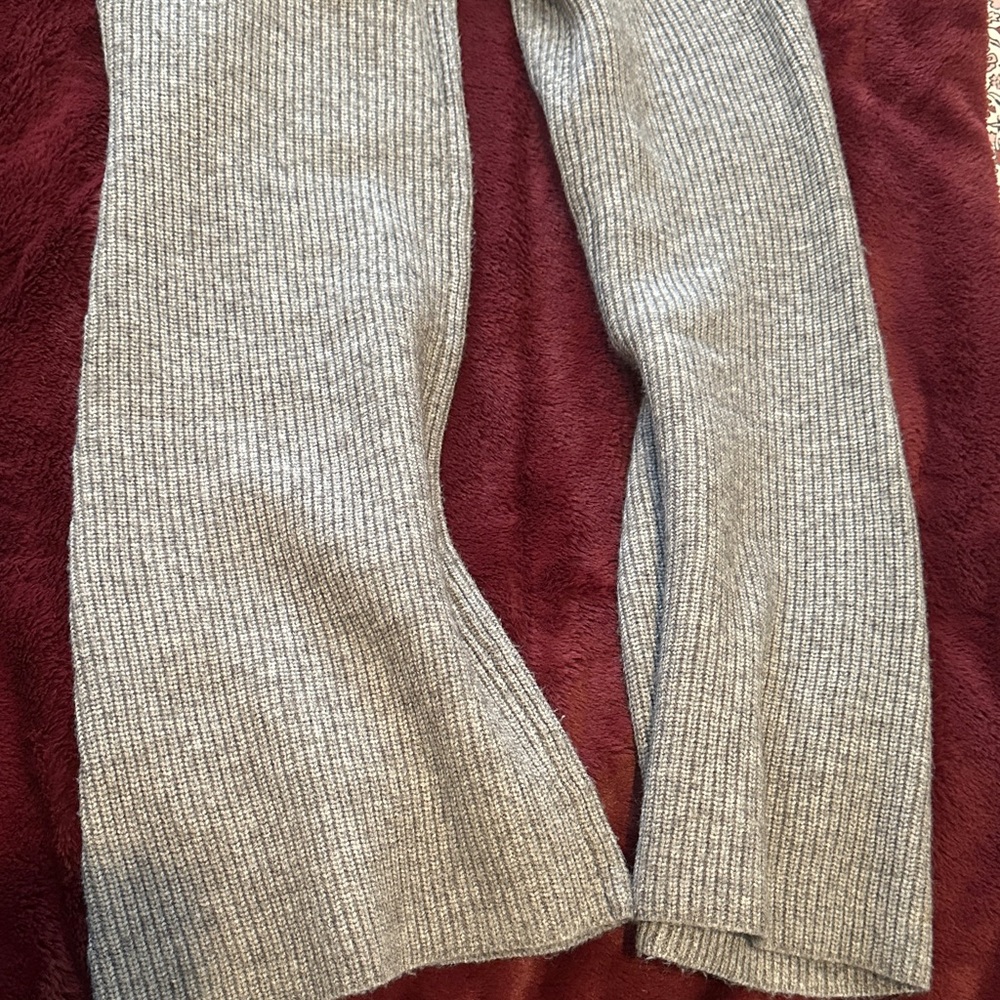 Sweater & Sweats Set - Picture 8 of 10